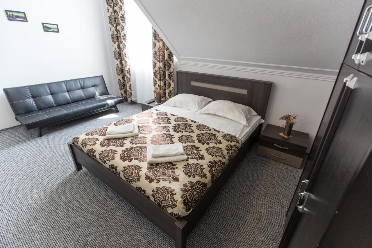 Apartamento Panzió STATUS Hajdúszoboszló Exterior foto