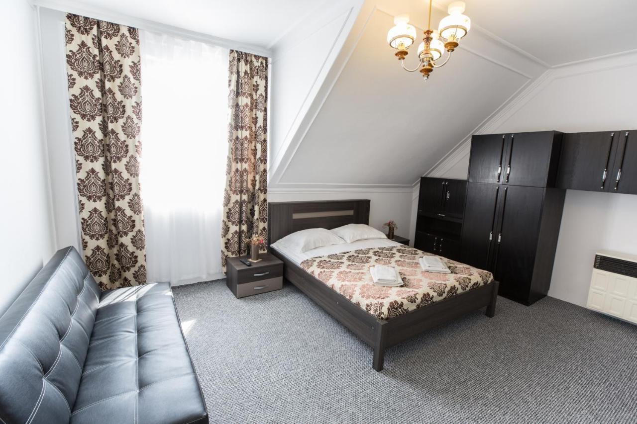 Apartamento Panzió STATUS Hajdúszoboszló Exterior foto