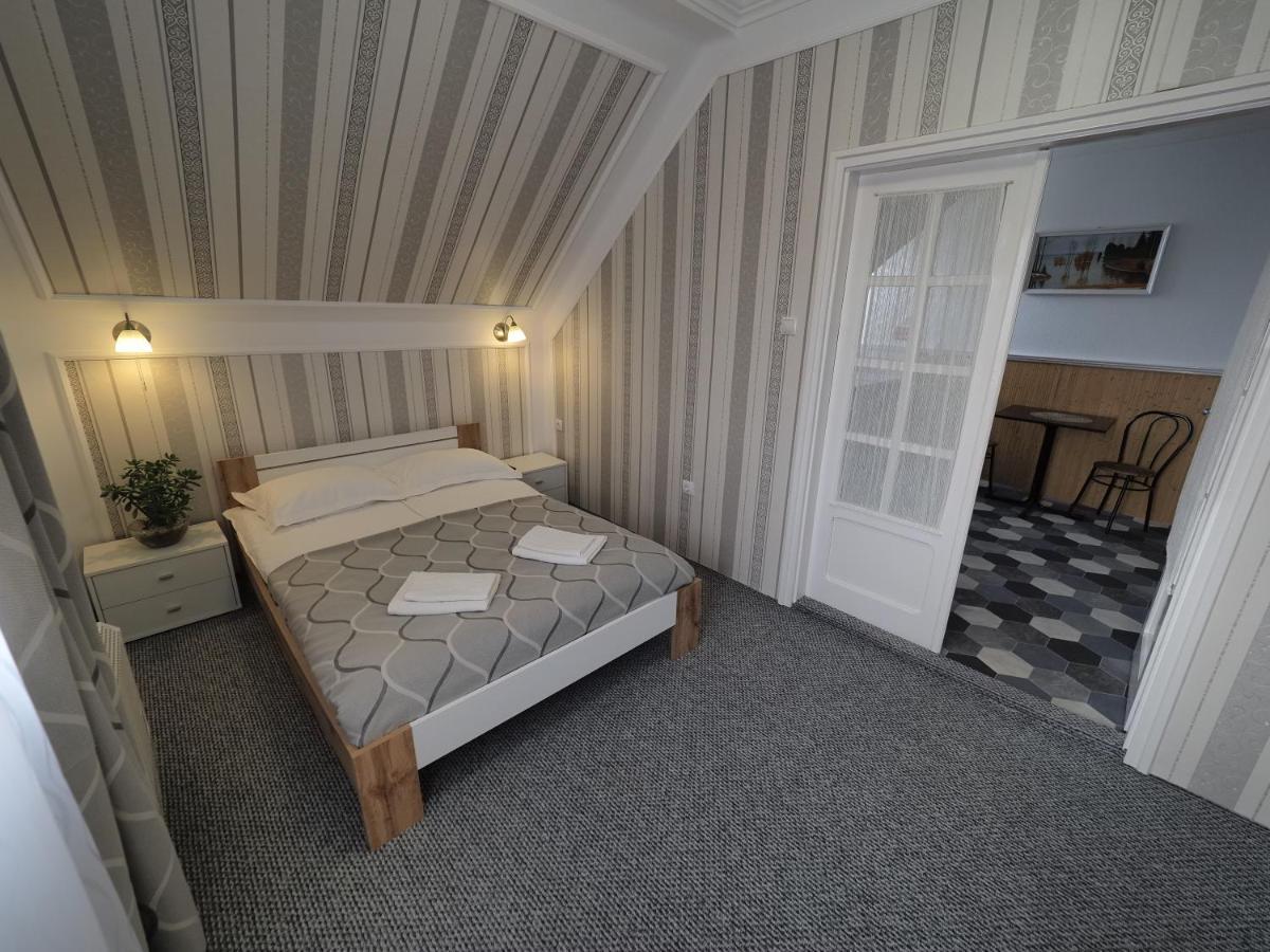Apartamento Panzió STATUS Hajdúszoboszló Exterior foto
