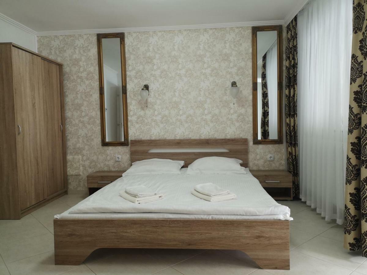 Apartamento Panzió STATUS Hajdúszoboszló Exterior foto